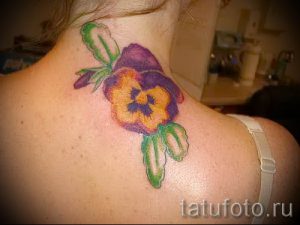 Фото тату анютины глазки для статьи про значение татуировки - tatufoto.ru - 34