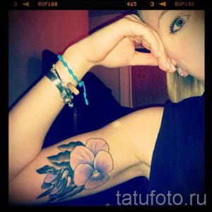 Фото тату анютины глазки для статьи про значение татуировки - tatufoto.ru - 36