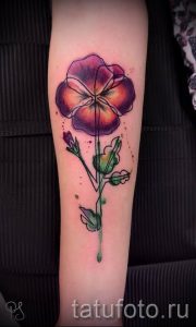 Фото тату анютины глазки для статьи про значение татуировки - tatufoto.ru - 43