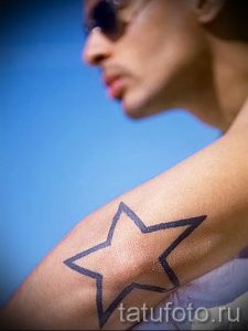 Фото тату звезды на локтях для статьи про значение рисунка татуировки - tatufoto.ru - 2