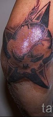 Фото тату звезды на локтях для статьи про значение рисунка татуировки — tatufoto.ru — 10