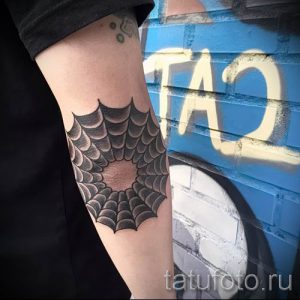Фото тату звезды на локтях для статьи про значение рисунка татуировки - tatufoto.ru - 14