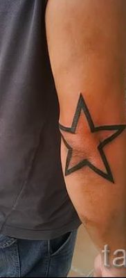 Фото тату звезды на локтях для статьи про значение рисунка татуировки — tatufoto.ru — 15