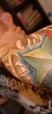 Фото тату звезды на локтях для статьи про значение рисунка татуировки — tatufoto.ru — 27