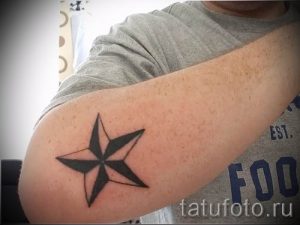 Фото тату звезды на локтях для статьи про значение рисунка татуировки - tatufoto.ru - 28
