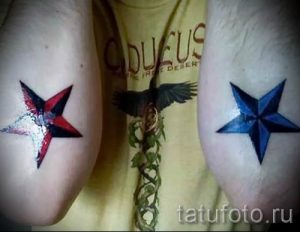 Фото тату звезды на локтях для статьи про значение рисунка татуировки - tatufoto.ru - 30