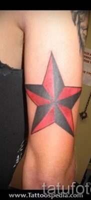 Фото тату звезды на локтях для статьи про значение рисунка татуировки — tatufoto.ru — 32