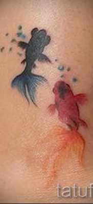 Фото тату золотая рыбка для статьи про значение рисунка татуировки — tatufoto.ru — 2