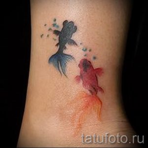 Фото тату золотая рыбка для статьи про значение рисунка татуировки - tatufoto.ru - 2