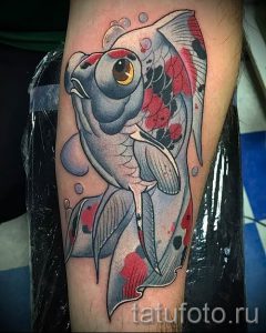 Фото тату золотая рыбка для статьи про значение рисунка татуировки - tatufoto.ru - 11