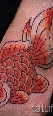 Фото тату золотая рыбка для статьи про значение рисунка татуировки — tatufoto.ru — 12
