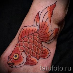 Фото тату золотая рыбка для статьи про значение рисунка татуировки - tatufoto.ru - 12