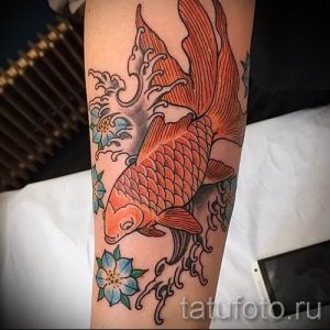 Фото тату золотая рыбка для статьи про значение рисунка татуировки - tatufoto.ru - 20
