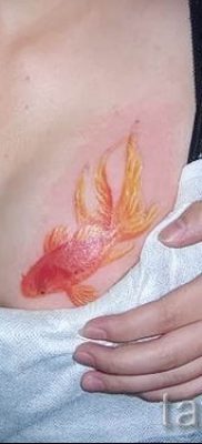 Фото тату золотая рыбка для статьи про значение рисунка татуировки — tatufoto.ru — 21