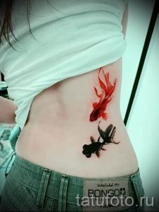 Фото тату золотая рыбка для статьи про значение рисунка татуировки - tatufoto.ru - 23