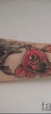 Фото тату золотая рыбка для статьи про значение рисунка татуировки — tatufoto.ru — 26