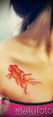 Фото тату золотая рыбка для статьи про значение рисунка татуировки — tatufoto.ru — 30