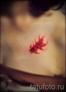 Фото тату золотая рыбка для статьи про значение рисунка татуировки - tatufoto.ru - 31