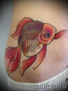 Фото тату золотая рыбка для статьи про значение рисунка татуировки - tatufoto.ru - 33