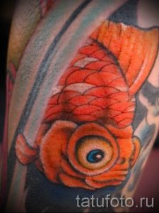 Фото тату золотая рыбка для статьи про значение рисунка татуировки - tatufoto.ru - 40