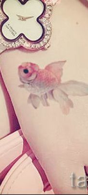 Фото тату золотая рыбка для статьи про значение рисунка татуировки — tatufoto.ru — 46