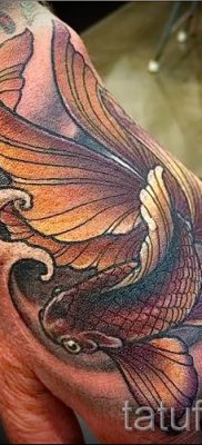 Фото тату золотая рыбка для статьи про значение рисунка татуировки — tatufoto.ru — 48