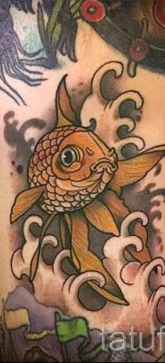 Фото тату золотая рыбка для статьи про значение рисунка татуировки — tatufoto.ru — 56