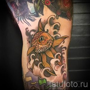 Фото тату золотая рыбка для статьи про значение рисунка татуировки - tatufoto.ru - 56
