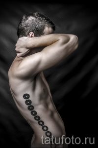 Фото тату круг для статьи про значение татуировки с кругом - tatufoto.ru - 29