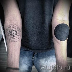 Фото тату круг для статьи про значение татуировки с кругом - tatufoto.ru - 38