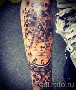 Фото тату пирамида для статьи про значение татуировки с пирамидой - tatufoto.ru - 4