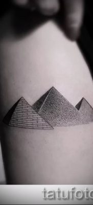 Фото тату пирамида для статьи про значение татуировки с пирамидой — tatufoto.ru — 5
