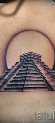 Фото тату пирамида для статьи про значение татуировки с пирамидой — tatufoto.ru — 7
