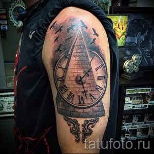 Фото тату пирамида для статьи про значение татуировки с пирамидой - tatufoto.ru - 11