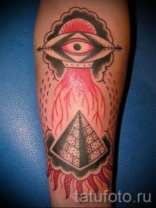 Фото тату пирамида для статьи про значение татуировки с пирамидой - tatufoto.ru - 12