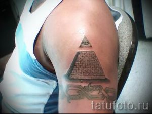 Фото тату пирамида для статьи про значение татуировки с пирамидой - tatufoto.ru - 15