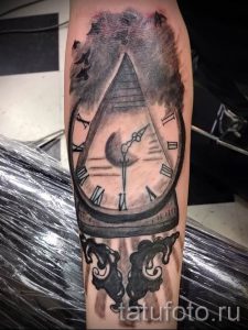 Фото тату пирамида для статьи про значение татуировки с пирамидой - tatufoto.ru - 21