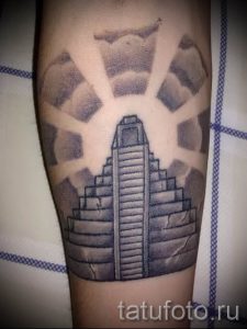 Фото тату пирамида для статьи про значение татуировки с пирамидой - tatufoto.ru - 22