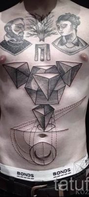 Фото тату пирамида для статьи про значение татуировки с пирамидой — tatufoto.ru — 43