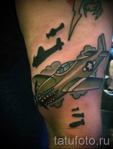 Фото тату самолет для статьи про значение татуировки с самолет - tatufoto.ru - 12