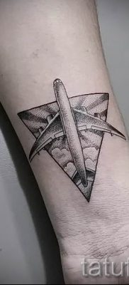 Фото тату самолет для статьи про значение татуировки с самолет — tatufoto.ru — 16