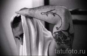 Фото тату самолет для статьи про значение татуировки с самолет - tatufoto.ru - 46