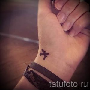 Фото тату самолет для статьи про значение татуировки с самолет - tatufoto.ru - 51