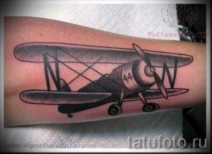 Фото тату самолет для статьи про значение татуировки с самолет - tatufoto.ru - 67