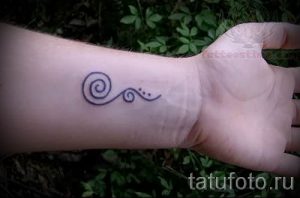 Фото тату спираль для статьи про значение татуировки с этим рисунком - tatufoto.ru - 1