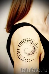 Фото тату спираль для статьи про значение татуировки с этим рисунком - tatufoto.ru - 10