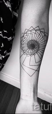Фото тату спираль для статьи про значение татуировки с этим рисунком — tatufoto.ru — 16