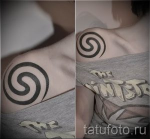 Фото тату спираль для статьи про значение татуировки с этим рисунком - tatufoto.ru - 18