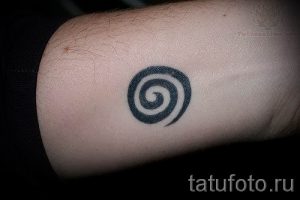 Фото тату спираль для статьи про значение татуировки с этим рисунком - tatufoto.ru - 22