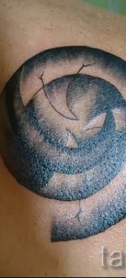 Фото тату спираль для статьи про значение татуировки с этим рисунком — tatufoto.ru — 65